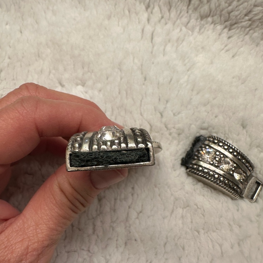 Belt clasp - this was the clasp to a belt. Belt broke. Price is clasp only. - Picture 7 of 7